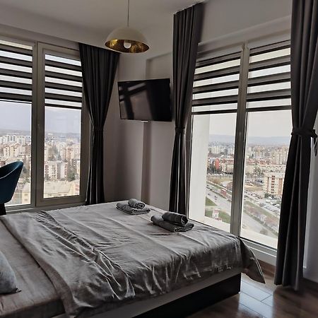 18Th & 16H Floor Secure Luxury Condos With Pool & Fitness Included In Price Skopie Exterior foto